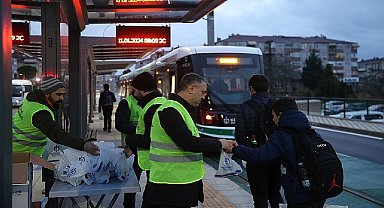 Büyükşehir'den kandil simidi ikramı