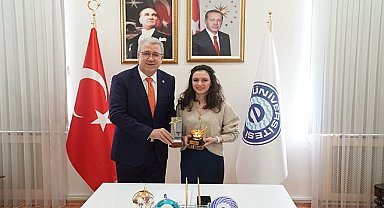 Eczacılık Fakültesi genç bilim insanlarından önemli başarılar