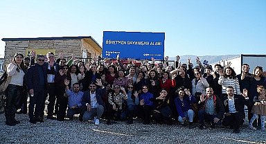 Hatay'ın yeniden ayağa kalkmasında öğretmenlerle beraber çözüm üretecek Öğretmen Dayanışma Alanı Açıldı
