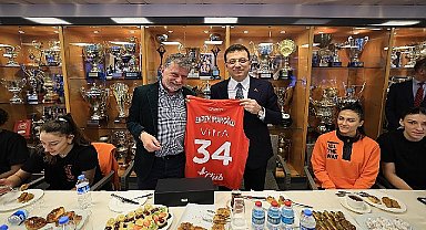 İmamoğlu, '2036 İstanbul Olimpiyatı'na Destek' turlarını Eczacıbaşı ile devam ettirdi