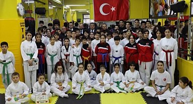 İzmir Gençlik ve Spor İl müdürü Murat Eskici'den Çağrı Spor Kulübü'ne ziyaret