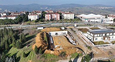 İzmit Ayazma Mahallesi futbol sahası devam