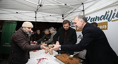 Kandil Helvası Hacı Lütfullah Camisinde İkram Edildi