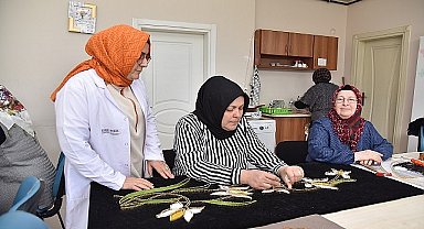 Kartepeli kadınlardan filografi ve dkiş nakış kursuna büyük ilgi 