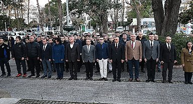Kemer Belediyesi'nde şehitler için saygı duruşu