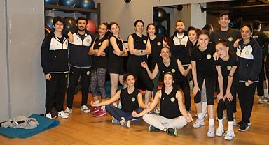 Manisa Büyükşehir'in Sultanları Karşıyaka maçına hazır