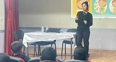 Manisa'da öğrencilere 'akran zorbalığı' semineri