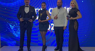 Mor Narpın ödül gecesinde gözleri kamaştırdı!
