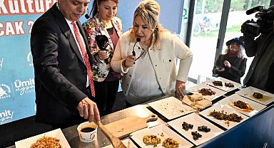 Muratpaşa'da mutfak atölyesinde keşkek dövdüler