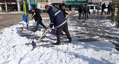 Van'da karla mücadele devam ediyor