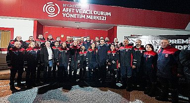 6 Şubat'ta hayatını kaybedenler 04.17'de anıldı