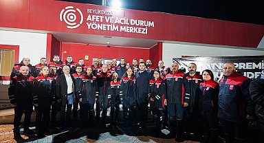 6 Şubat'ta hayatını kaybedenler 04.17'de anıldı