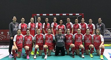 A Milli Kadın Hentbol Takımı, medya ile bir araya geldi