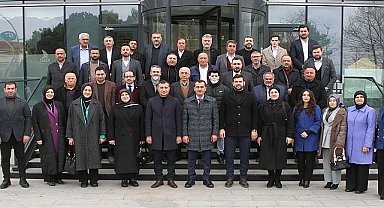 AK Parti Derince Belediye Başkan Adayı İbrahim Şirin, meclis üyesi aday adayları ile bir araya gelerek istişarede bulundu