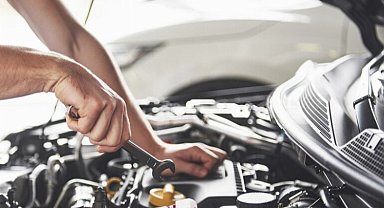 Arabası tamircide kayboldu