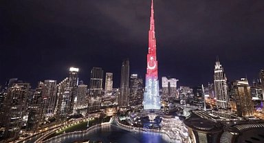 BAE'nin sembol binası Burc Halife'ye Türk bayrağı yansıtıldı