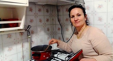 Balkan göçmeni Yeniel mutfaktan muhtarlığa koşuyor