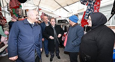 Başkan Adayı Büyükgöz, Beylikbağı pazarını dolaştı