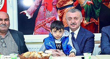Başkan Büyükakın canlarla iftar yaptı