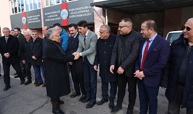 Başkan Büyükkılıç, belediye personelini ziyaret etti