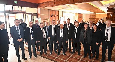 Başkan Büyükkılıç'tan zirvede "bilişim" vurgusu