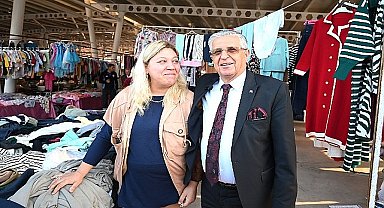 Başkan Topaloğlu'ndan pazar esnafına ziyaret