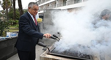 Başkan Topaloğlu'ndan üniversite öğrencilerine mangal partisi