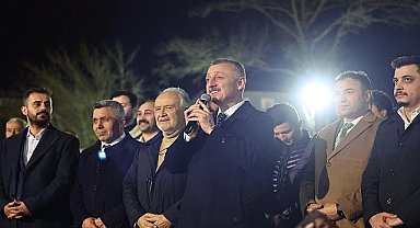 Büyükakın gençlerin coşkusuna ortak oldu: 