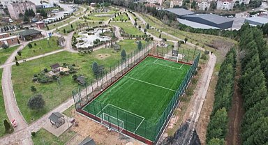 Çayırova'da spor altyapısı halı sahalarla güçleniyor