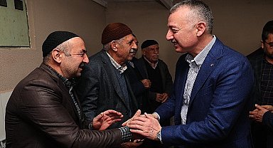 Cumhur İttifakı Kocaeli Büyükşehir Belediye Başkan Adayı ve Kocaeli Büyükşehir Belediye Başkanı Tahir Büyükakın, İzmit'te Vanlılar ile bir araya geldi