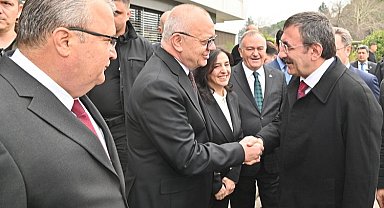 Cumhurbaşkanı Yardımcısı Yılmaz'dan Başkana Ergün'e övgü