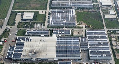 CW Enerji güneş panelleri ile firmalar karbon salınımının önüne geçiyor