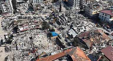 Depremzede yaşadıklarını anlattı: 3 gün suya muhtaç kaldık