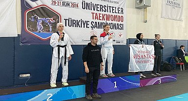 DEÜ'lü Tekvandocu Türkiye şampiyonasından Gümüş madalya ile döndü