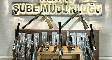 Düzce'de alacaklı bir kişi, borçlu işyerindeki silahlara el koydu