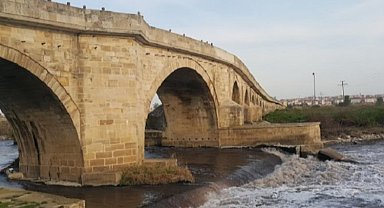 Edirne'nin simgesi tarihi Uzunköprü'de restorasyon çalışması sürüyor…