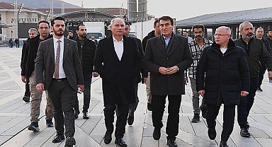 Efkan Ala'dan Osmangazi Meydanı'na tam not