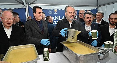 Emir Sultan'da çorbalar Bursalı başkanlardan