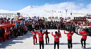Erciyes Kış Festivali görsel şölen yaşattı