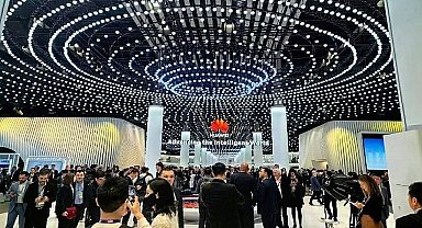 Huawei modaya yön veren ürünlerini Mobil Dünya Kongresi 2024'te tanıttı