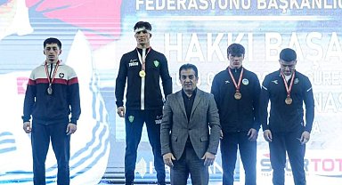 İzmit güreş takımı ile gururlanıyor