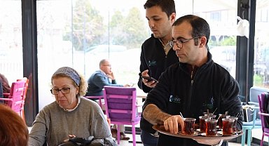 İzmit'teki bu kafede çay 3 TL