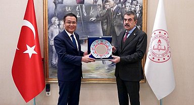 Kamboçya Büyükelçisi'nden MEB'e ziyaret