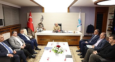 Kayseri Büyükşehir kurmaylarının gece mesaisi