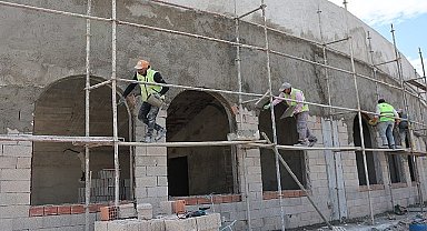 Kumluca'nın yeni simgesi Atatürk Stadyumu hızla yükseliyor