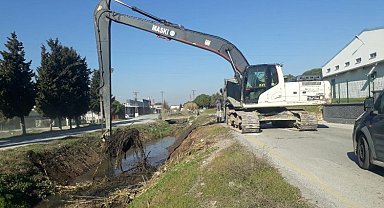 Manisa Hürriyet Mahallesi'nde dere temizliği