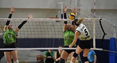 Manisalı Sultanlar yarı final kapısını araladı