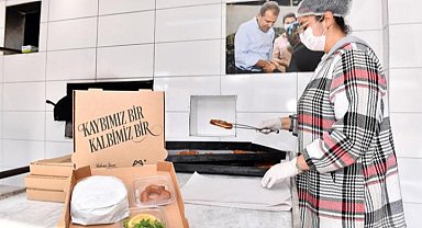 Mersin Büyükşehir Belediyesi acı günde de vatandaşla birlikte