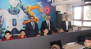 Milli Eğitim Bakan Yardımcısı Dr. Nazif Yılmaz İzmir'de Bir Dizi Ziyarette Bulundu