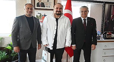 Opera sanatçısı Hakan Aysev'den Başkan Topaloğlu'na ziyaret